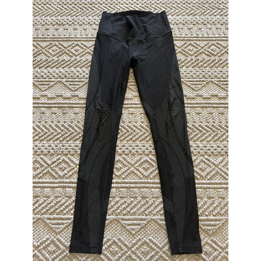 Lululemon Black/Gray Leggings Women’s Size 8 *Needs Wash